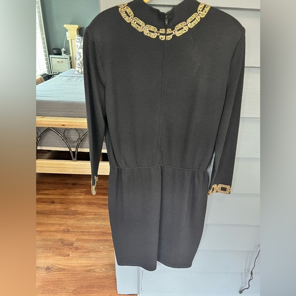 St. JOHN Evening dress with beading sz 10 Beautiful 🖤 perfect condition! - Picture 7 of 16